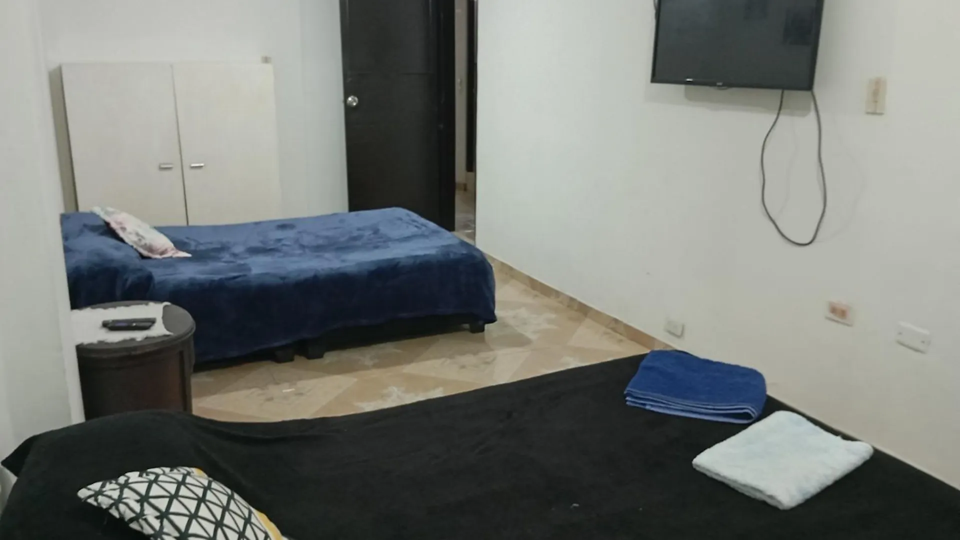 בוגוטה Aeropuerto El Dorado Hospedaje בית אירוח